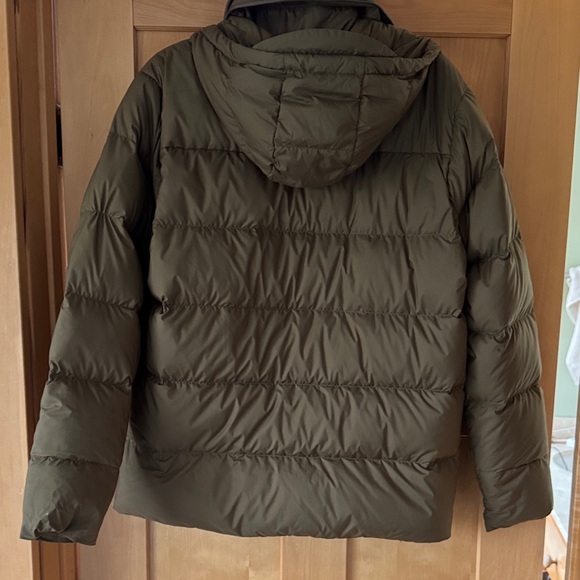 Patagonia Men's Silent Down Puffer Jacket Size Men's M Color Basin Green - Picture 5 of 8